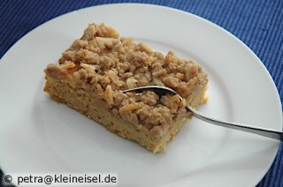 Rhabarber-Marzipan-Streusel-Kuchen - vegan